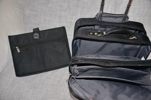 Samsonite Business Laptop Case in Box in Laptop Accessories in City of Toronto - Image 6
