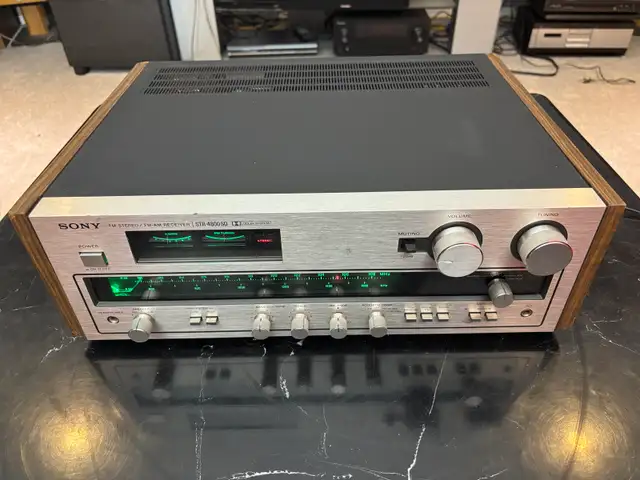 Vintage 70’s Sony Stereo Receiver in Stereo Systems & Home Theatre in Kitchener / Waterloo - Image 3