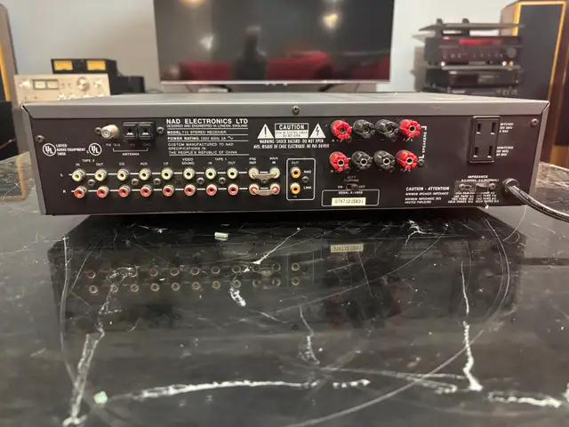 Vintage 70’s  Stereo Amplifier in Stereo Systems & Home Theatre in Kitchener / Waterloo - Image 5