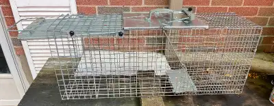 Havahart Brand Large Quantity Trap Easy Set design. This is NOT a cheap one like you see on sale. Yo...