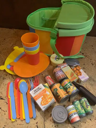 Fun for kids to cook play meals, host tea parties or make breakfast. In great condition. * Colourful...