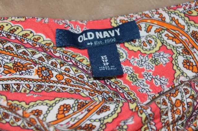 size 12/14 or  XS  5 piece lot Old Navy dresses in Kids & Youth in Oshawa / Durham Region - Image 4