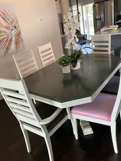 Table with 2 leaves and 6 Chairs (2 captains), View more