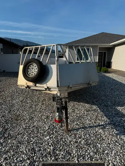 This trailer was bought used from FOT in High River certified. Tires are in very good condition. Whe...