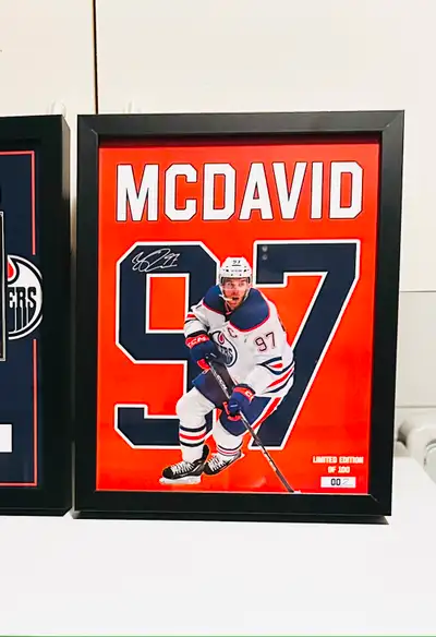 Connor McDavid Edmonton Oilers framed photo. Orange 8x10 inches in a black box frame. Mint condition...