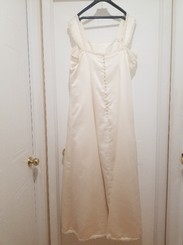 Robe de mariée dans Mariage  à Laval/Rive Nord - Image 3