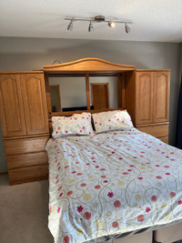 Beautiful Queen Size Oak Pier Bedroom Set