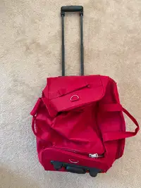 Duffle Bag on Wheels with Extendable Handle $50 OBO