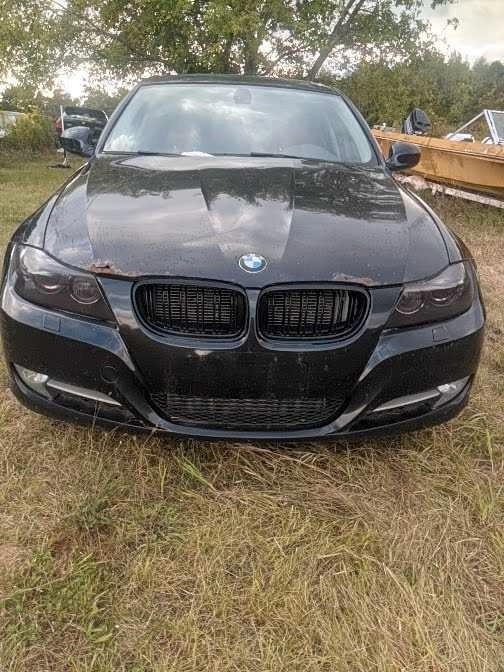 2011 bmw 335i xdrive ** part out  in Other Parts & Accessories in Oshawa / Durham Region - Image 2