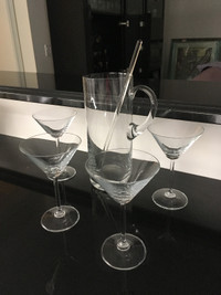 Martini set - 4 glasses and jug - new - perfect for entertaining