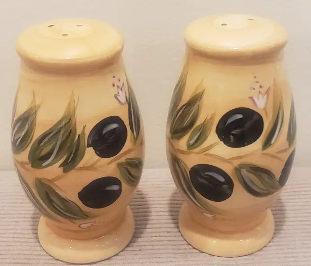 5-piece Cruet Set, Hand painted, Provincial Olives Collection *N in Kitchen & Dining Wares in City of Toronto - Image 7