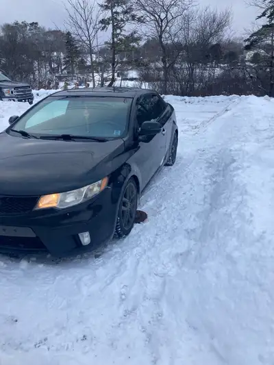 2011 Kia forte Koup 2.4L 6 speed manual. Body has 280k km. Motor was just put in it has 230k km. Low...