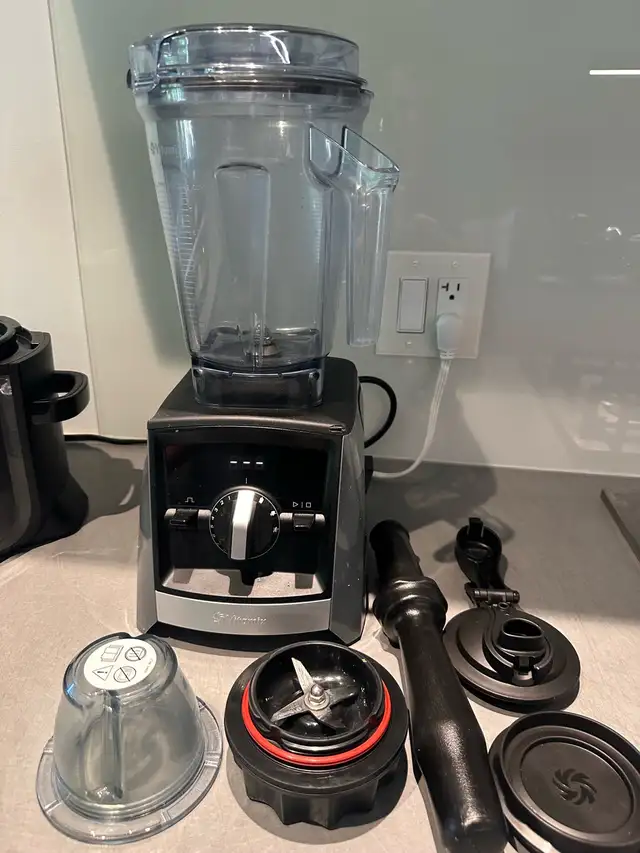 vitamix blender in Processors, Blenders & Juicers in City of Toronto - Image 4