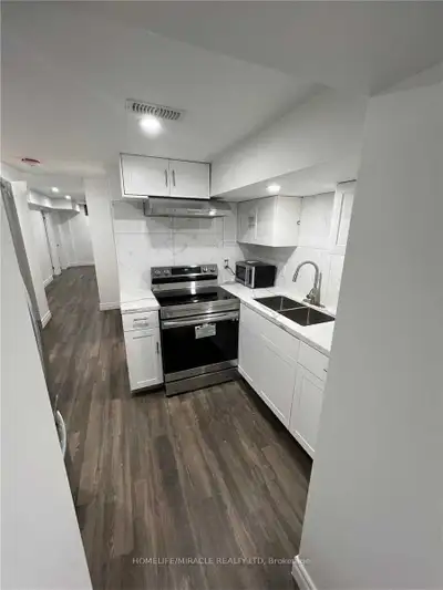 Separate entrance legal basement in prestigious Treetop Community, includes 2 Bedrooms, a kitchen, l...