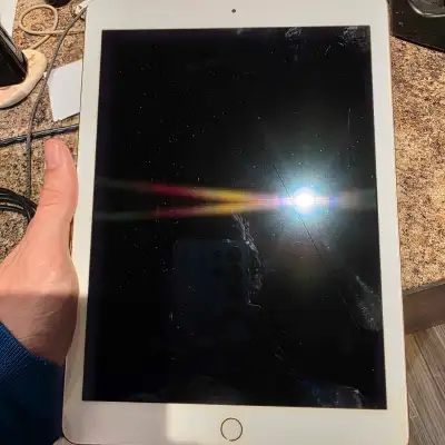 iPad Air 2, WiFi, 64GB, cracked screen A1566 Rose Gold, View more