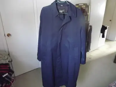 Christopher Rand (Navy Blue) Man's Overcoat I have for sale a Christopher Rand, Man's beltless Overc...