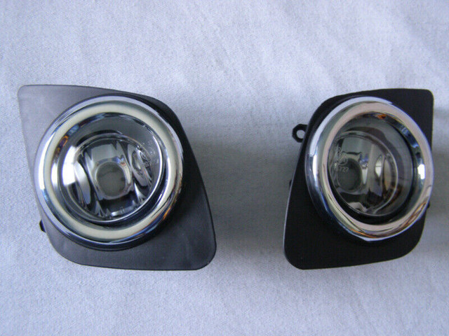 NEUF Kit de Fog Lamp Toyota RAV4 2009 - 2012 Foglamp Kit, Phare dans Pièces de carrosserie  à Longueuil/Rive Sud - Image 3