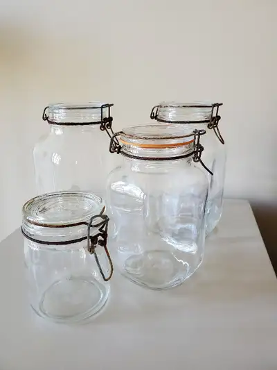4x Bocaux et couverts en vitre  Glass flip top jars, View more