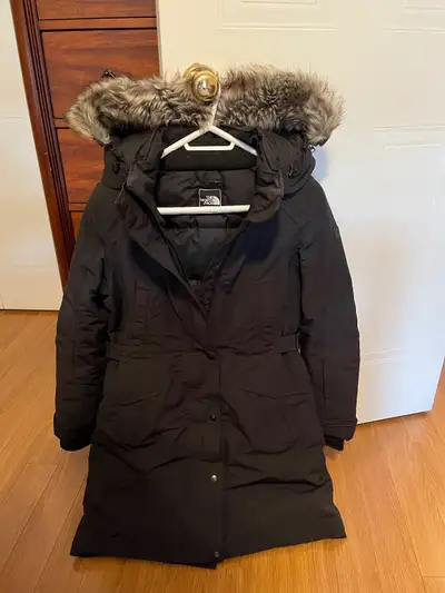 - Manteau d’hiver femme qui n’a jamais été porté - Grandeur médium - Marque North Face - Couleur noi...
