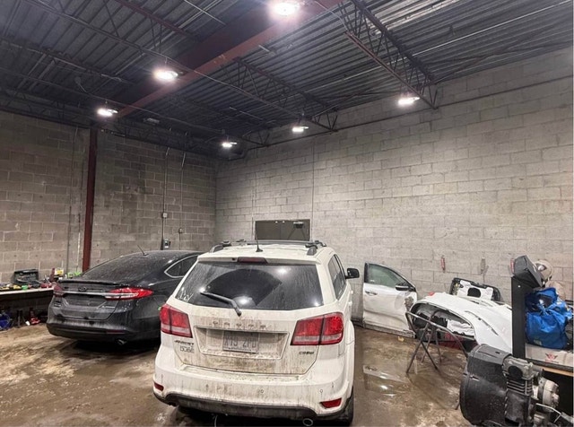 garage space for rent - commercial / business — photo 2