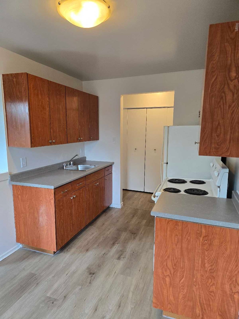 Apartment for rent on 307 Kitchener Road Cambridge 4