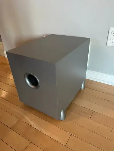 Nice down firing/front ported subwoofer. Great condition and works perfectly