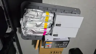 Lot consommables Brother : 2 tambours DR223CL + toner, View more