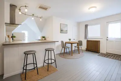 Charming Loft-Style 2 Bedroom For Rent in Peterborough Avenues