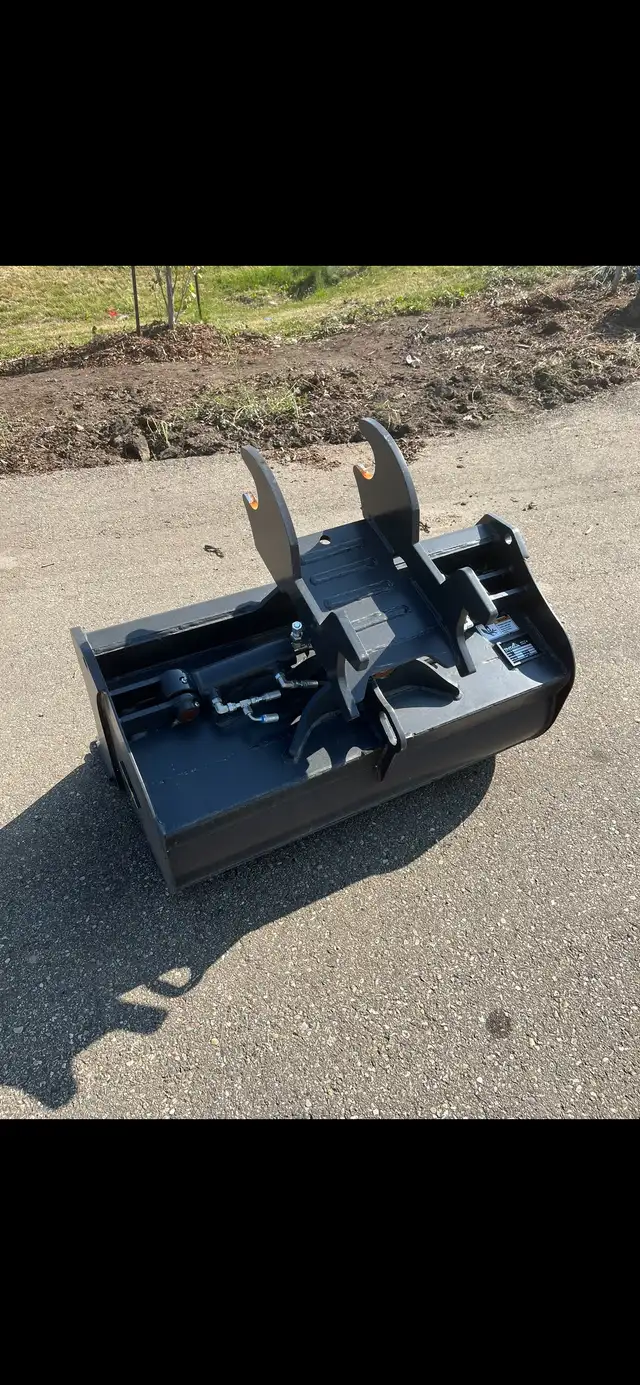 Excavator wrist twist tilt buckets in Other in Kamloops - Image 5