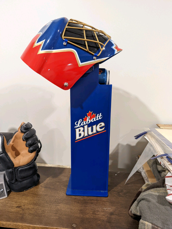 EXTREMELY RARE LABATT'S HOCKEY 6 PACK BEER PEZ DISPENSER!! in Arts & Collectibles in City of Toronto - Image 4