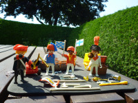 4 pirates et une barque Playmobil