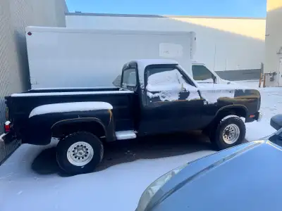 1985 Dodge W150 4x4 project truck. Last year of Utiline (stepside) bed Warlock style trim. 4x4, rebu...