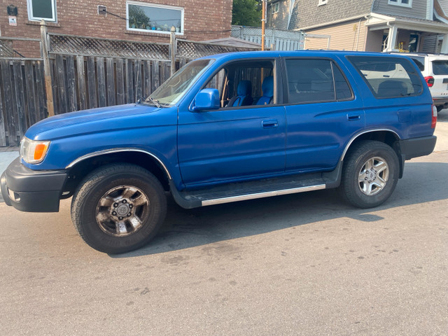 Blue Toyota 4Runner 2000 in Cars & Trucks in City of Toronto - Image 4
