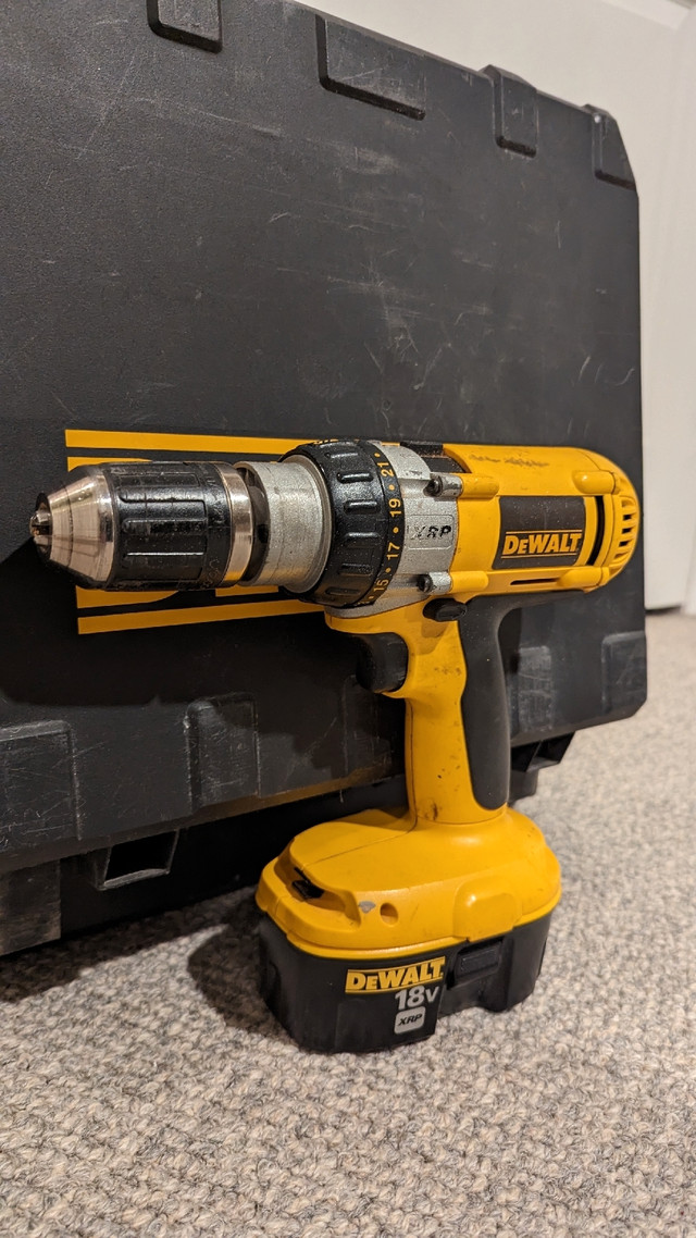 DeWalt XRP 18V cordless drill in Power Tools in Calgary