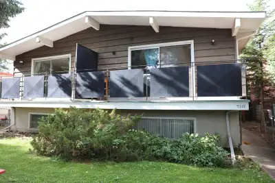 Description Newly Renovated 4-Bed, 2-Bath Bi-Level Duplex Looking for a quiet home in one of Edmonto...
