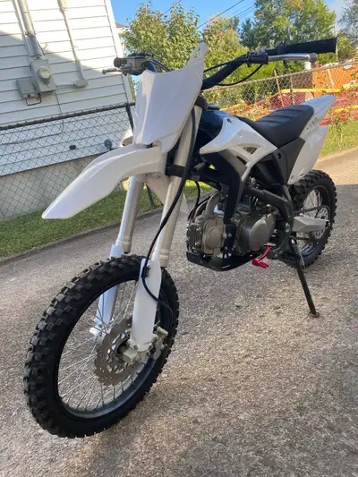 2020 Apollo 125 4 stroke, upgraded nibbi carb, disc breaks comes with 2 ignition keys.. everything w...