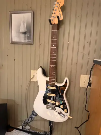 American Performer Stratocaster, View more