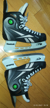 Reebok Bronze hockey skates Size 7.5
