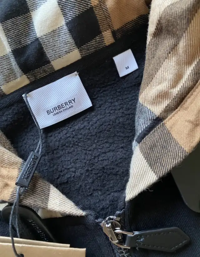 Burberry Hoodie Brand New w Tags in Men's in City of Toronto - Image 5
