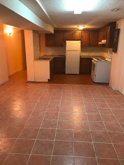 One bedroom basement apartment in Richmond hill