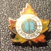 Birks Canadian Maple Leaf Starburst Gold Tone Brooch Pin Vintage