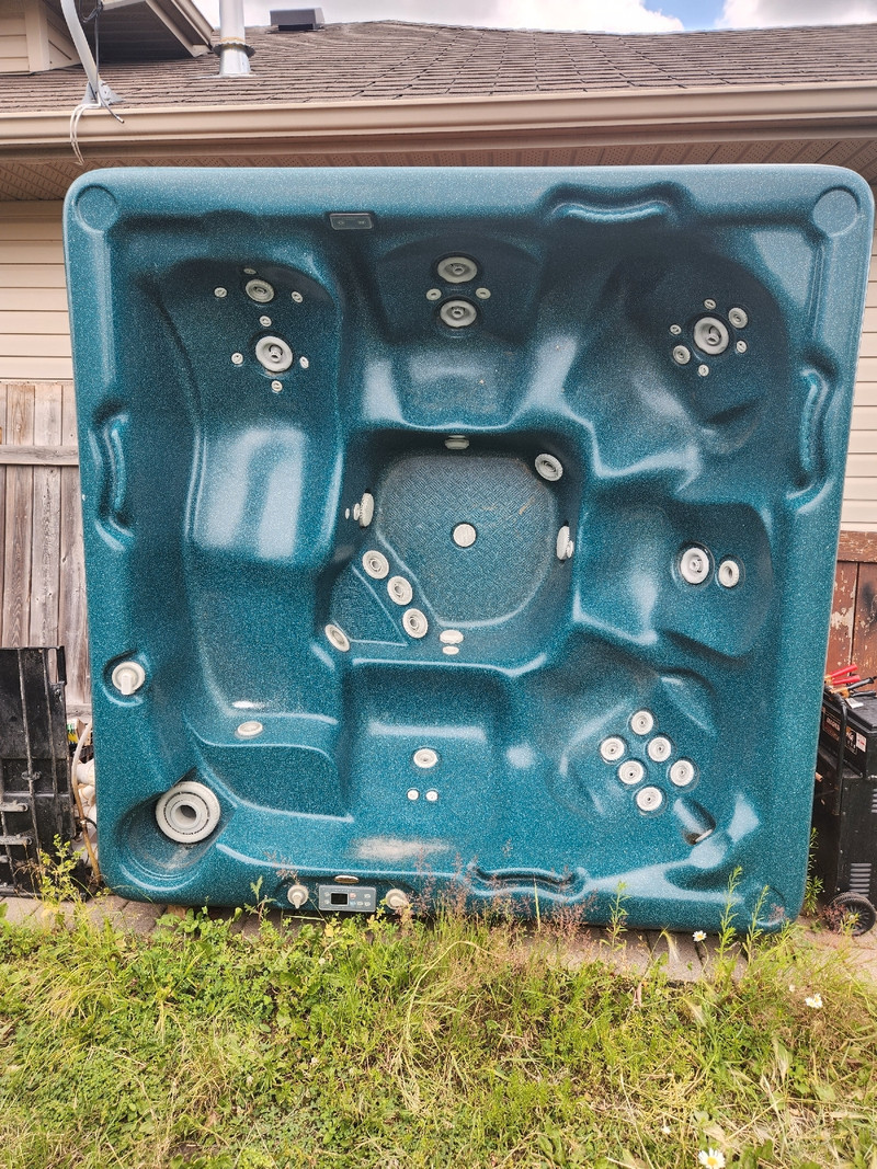 6 person hot tub with lounge Hot Tubs & Pools Sudbury