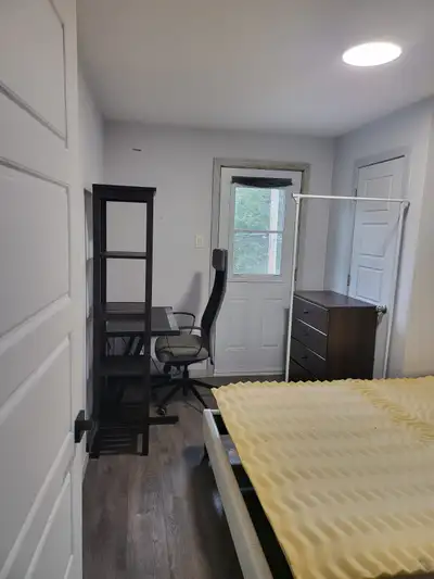 4 CHAMBRES MEUBLÉ 15 JUILLET AU 30 AOUT PLATEAU MONT ROYAL