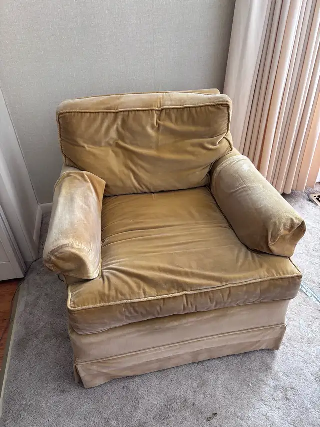 Sofa and Armchair in Multi-item in Kingston - Image 3