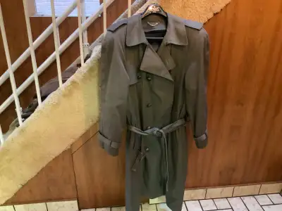 Men’s Henley  LINED Trenchcoat size 38 SHORT, View more