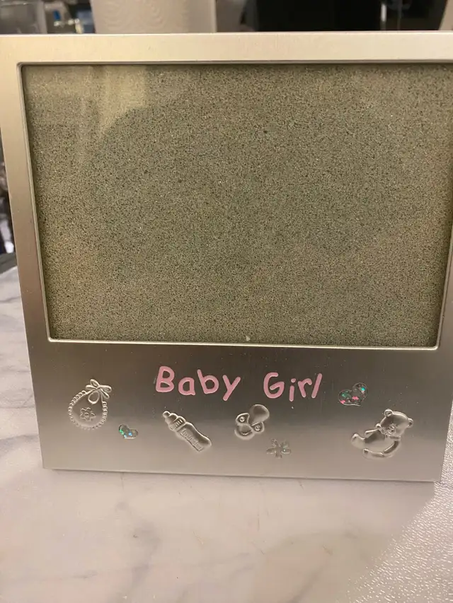 Baby Girl picture frame 4x6 in Other in Tricities/Pitt/Maple - Image 2