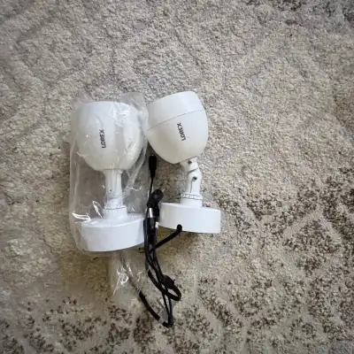 I am selling two brand new Lorex 4K analog cameras, ready to enhance your security setup with crysta...
