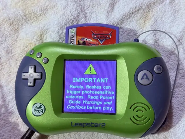 LeapFrog Leapster 2 educational handheld video game system in Toys & Games in Markham / York Region - Image 4