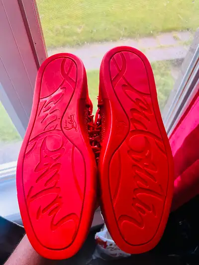 louboutin à vendre original pointure 42, View more
