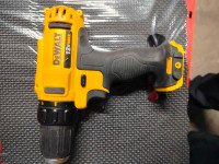 DCD710 DeWalt 12V drill and 2 batteries and charger